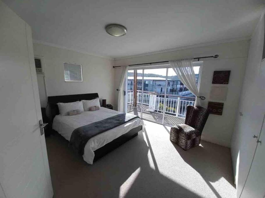 Waterfront - 1 South Quay Lovely Two Bed On Water นิสนา ภายนอก รูปภาพ