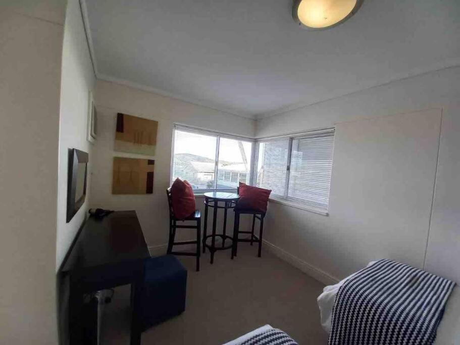 Waterfront - 1 South Quay Lovely Two Bed On Water นิสนา ภายนอก รูปภาพ