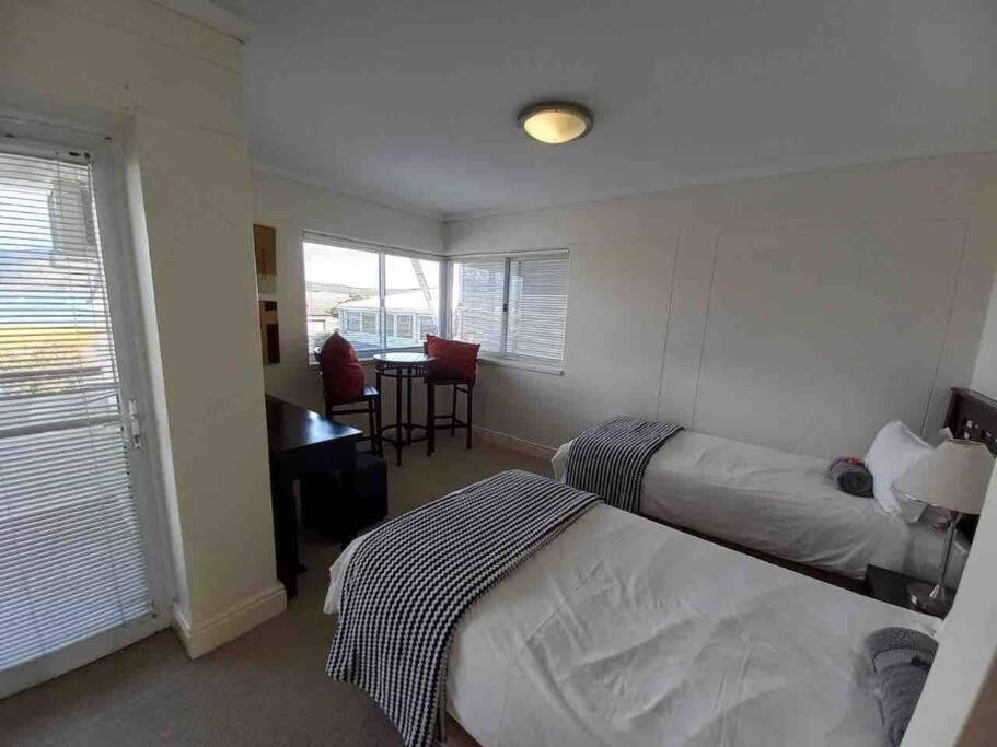 Waterfront - 1 South Quay Lovely Two Bed On Water นิสนา ภายนอก รูปภาพ