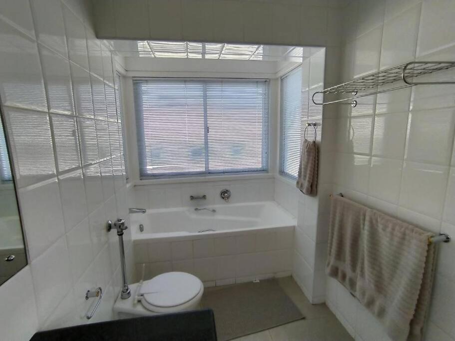 Waterfront - 1 South Quay Lovely Two Bed On Water นิสนา ภายนอก รูปภาพ